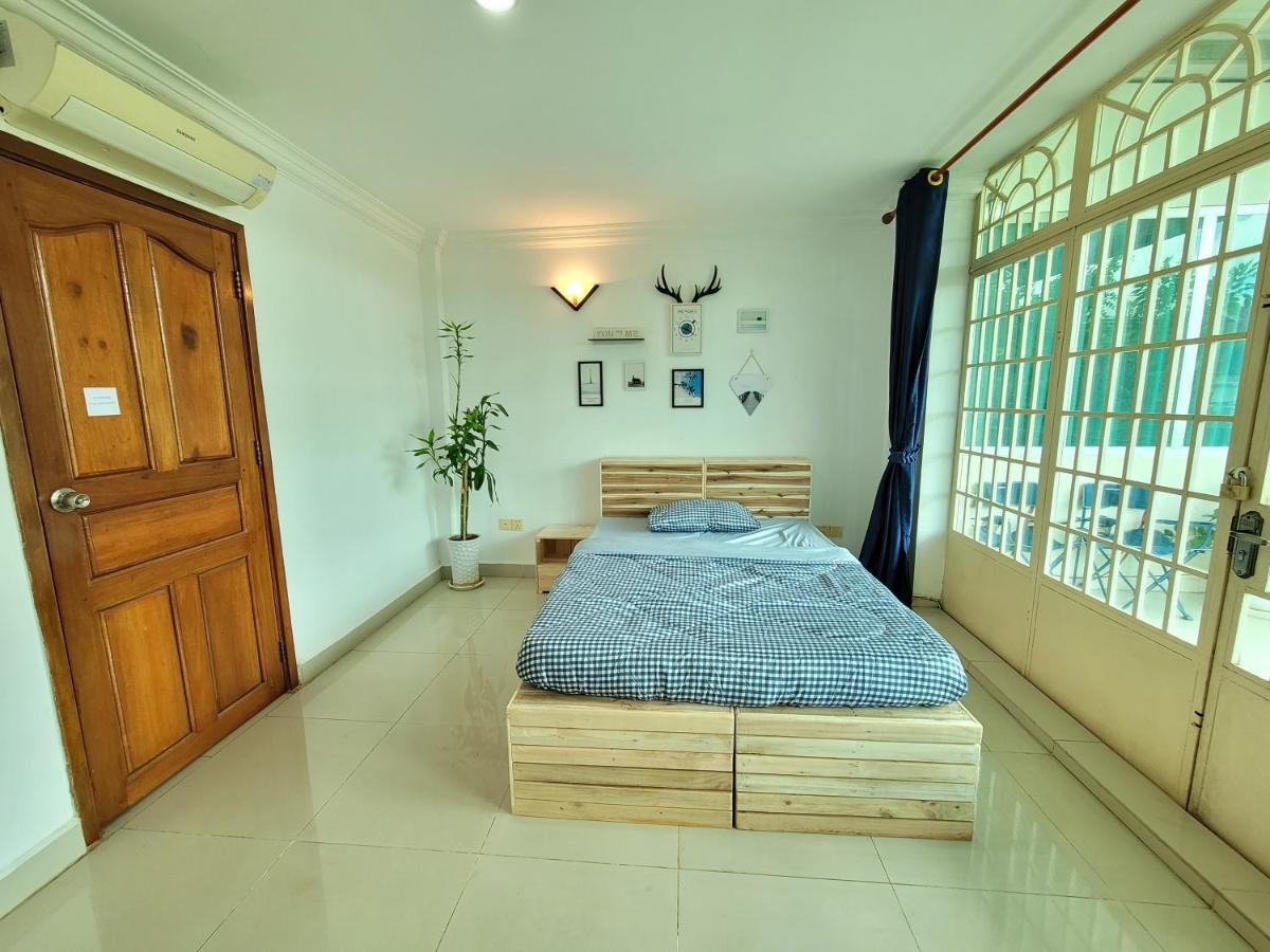 Yana House Phnom Penh Hotel Kültér fotó